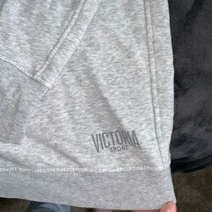 Victoria sport V-Neck hoodie